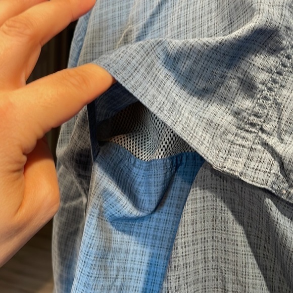 The North Face Mens Long Sleeve Button Down Shirt with Zipper Pocket Size Medium - Picture 7 of 8